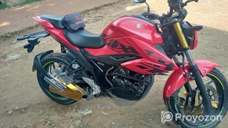 Suzuki Gixxer . 2023