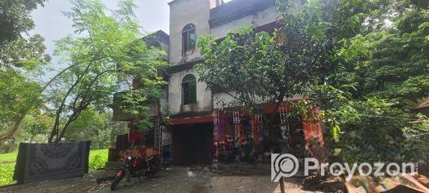 সাড়ে বারো কাটা জায়গা সহকারে দোতলা বাড়ি বিক্রয় হইবে