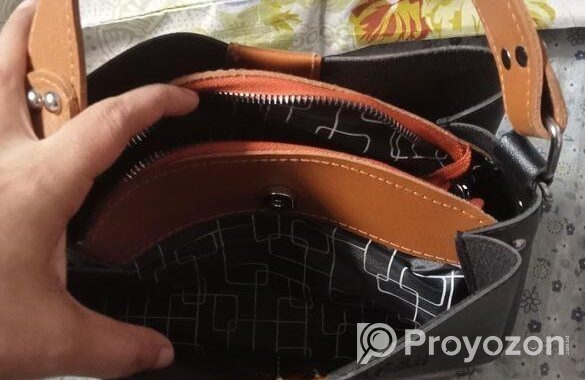স্টাইলিশ হ্যান্ড ব্যাগ সেমি সফ্ট লেদার