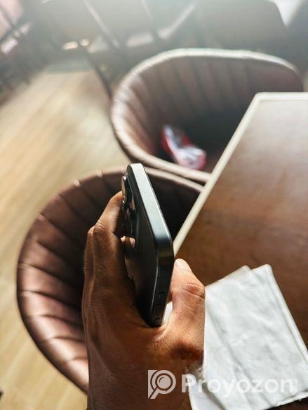 Apple iPhone 15 pro max Canada Variant (Used)