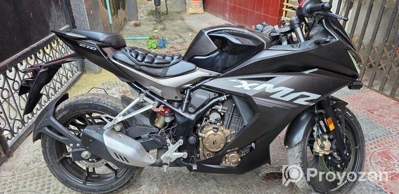 Hero Karizma XMR 210 . 2024