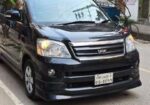 Toyota Noah . 2006