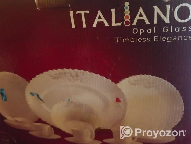 ৩২ পিস এর একটি ডিনার সেট।