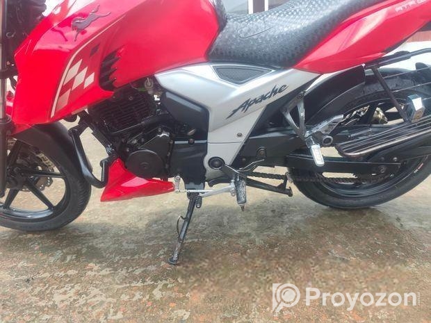 TVS Apache RTR 160 . 2023