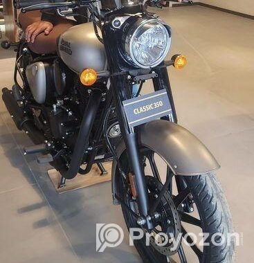 Royal Enfield Classic 350 . 2025