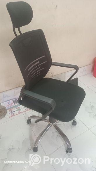 দামে কম মানে ভালো Luxurious চেয়ার।