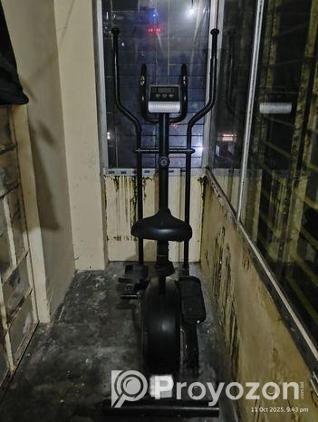 বাড়িতে ব্যবহারের উপযোগী ক্রস ট্রেইনার