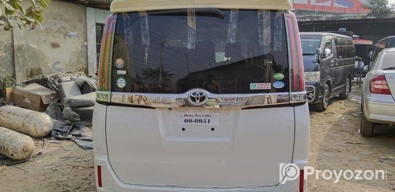 Toyota Noah 2019