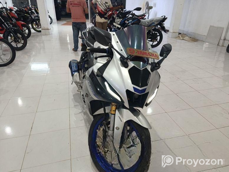 Yamaha R15 M 2023