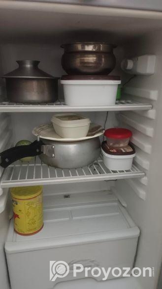 জরুরী ফ্রিজ বিক্রির জন্য