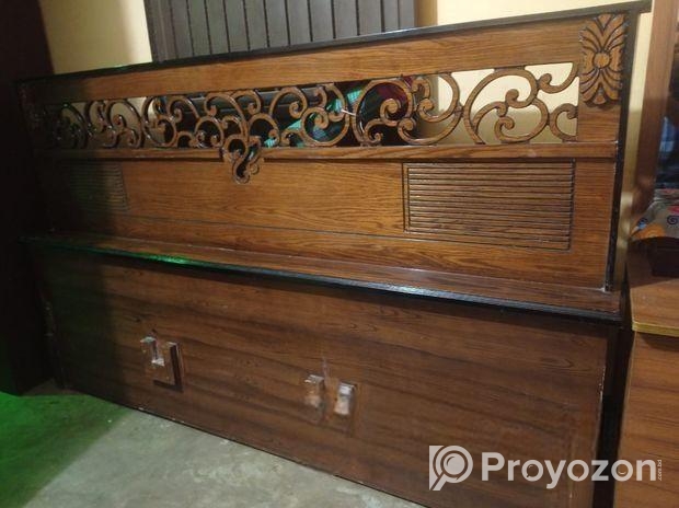 সুলভ মূল্যে সেীন্দর্যবর্ধিত ও নিখূত কারুকাজ খচিত ডাবল খাট বিক্রয়