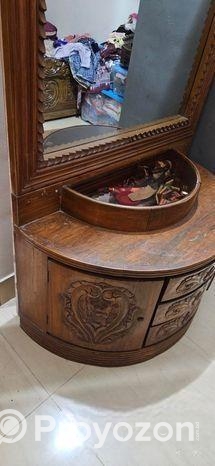 Dressing Table (shegun)