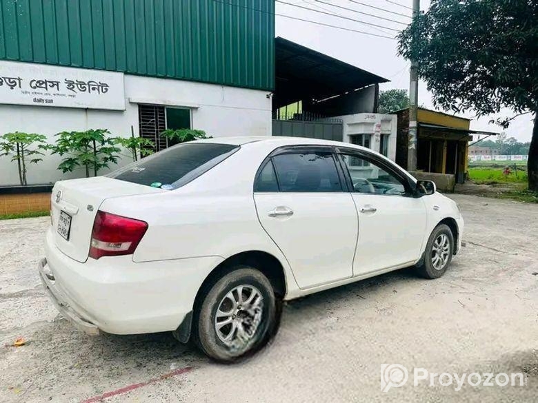 Toyota Axio . 2010