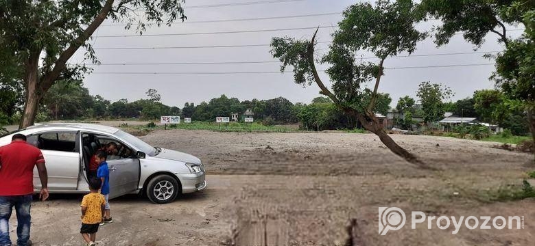 রাজশাহীতে স্টেশনরোড সংলগ্ন আধুনিক ৬ তলা কমার্শিয়াল ভবন বিক্রয় হইব