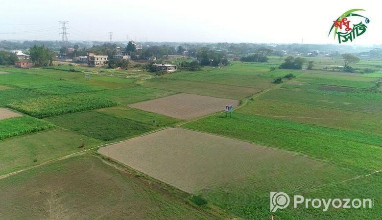 রাজশাহীতে স্টেশনরোড সংলগ্ন আধুনিক ৬ তলা কমার্শিয়াল ভবন বিক্রয় হইব