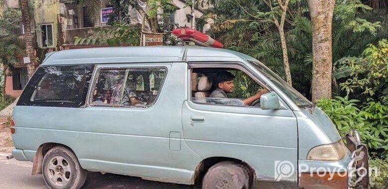 Toyota TownAce . 2000