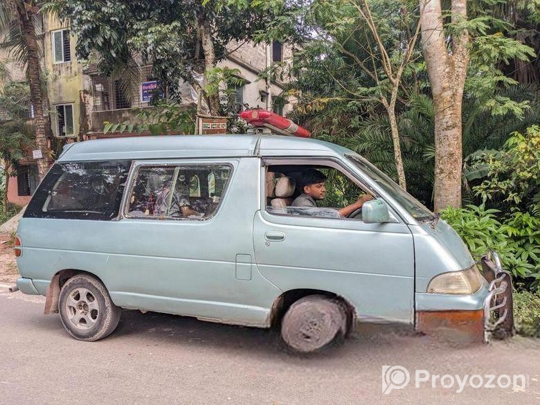 Toyota TownAce . 2000