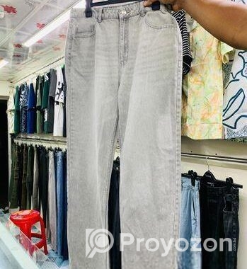TRENDING BAGGY JEANS