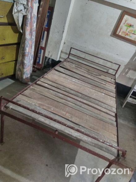 একটি সিংগেল বেড বিক্রি হবে
