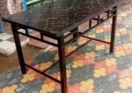 কালো ফ্রেমের ডাইনিং টেবিল
