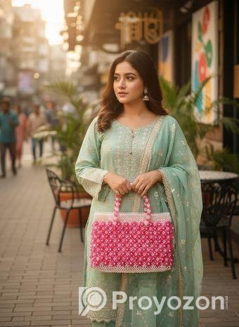 চমৎকার হ্যান্ড ব্যাগ