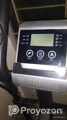 বাড়িতে ব্যবহারের উপযোগী ক্রস ট্রেইনার