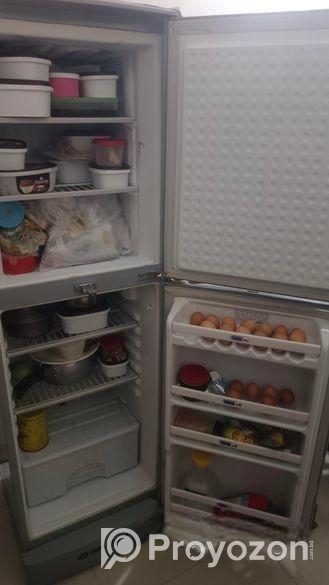 জরুরী ফ্রিজ বিক্রির জন্য