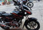Bajaj Pulsar 150 . 2016