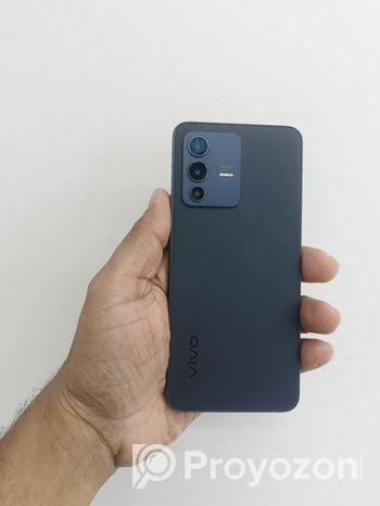 Vivo V23 8/128 (Used)