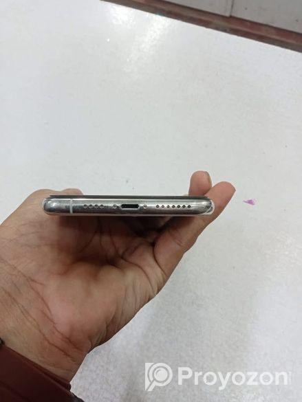 Apple iPhone 11 Pro Max . (Used)