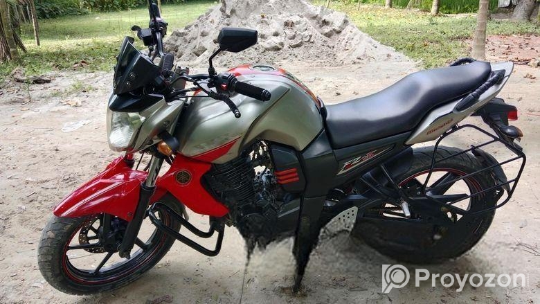 Yamaha FZS . 2010