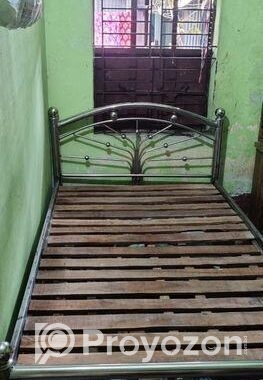 S স্টিলের খাট (একদম নতুনের মত)
