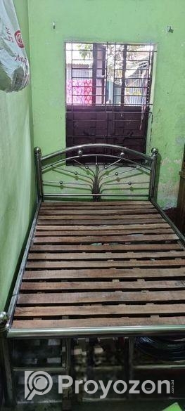 S স্টিলের খাট (একদম নতুনের মত)