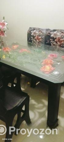 কাচেঁর ডাইনিং টেবিল