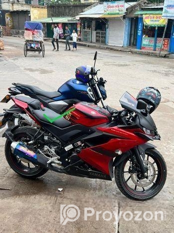 Yamaha R15 . 2021