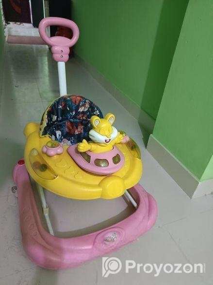 শিশুদের হাটার বেবি ওয়াকার