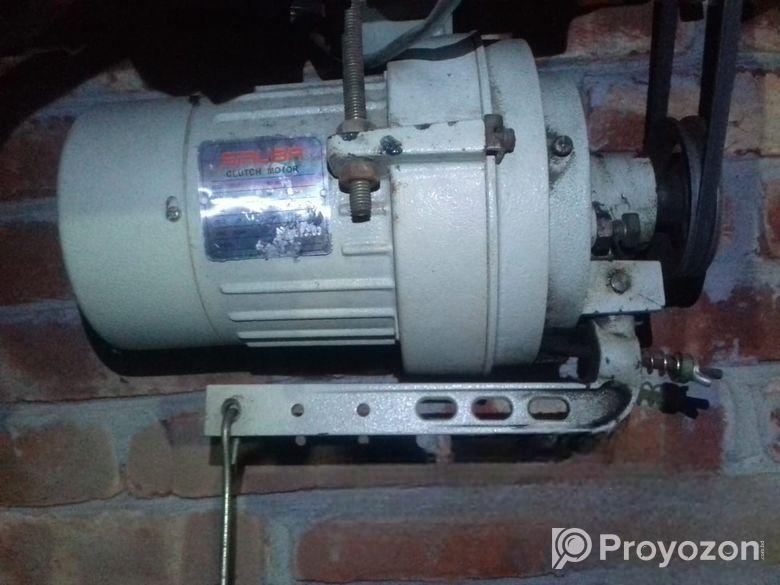 জুকি অরিজিনাল সেলাই মেশিন বিক্রয় হবে।