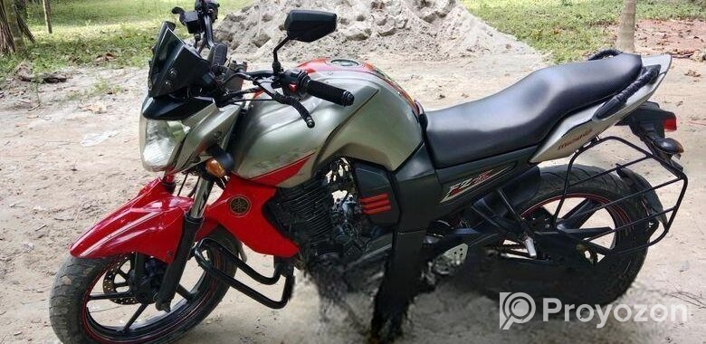 Yamaha FZS . 2010