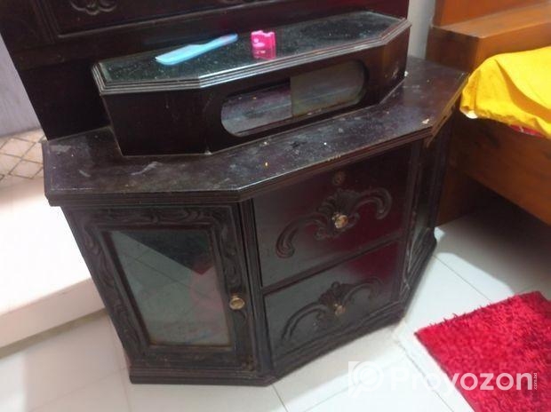 সেগুন কাঠের ড্রেসিং টেবিল বিক্রি হবে