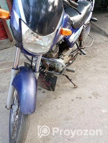 Bajaj CT 100 Motorbik 2013