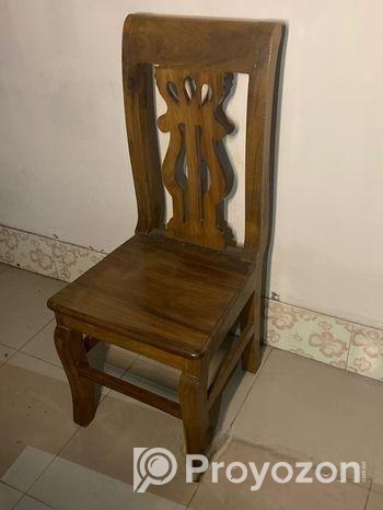 ১টি বড় ডাইনিং টেবিল (রেন্টি কাঠ)ও ৬টি চেয়ার(রেণ্টি কাঠ)