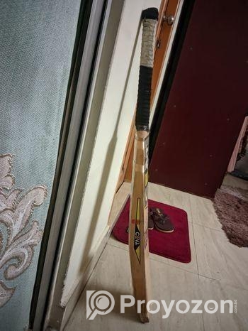 Ceat Cricket Bat