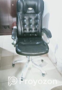 এক্সিকিউটিভ চেয়ার (executive chair)