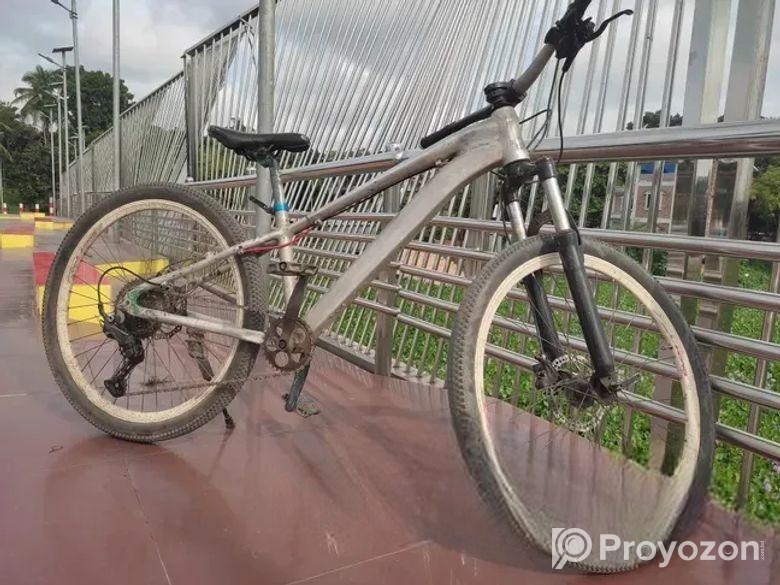 কাষ্টমাইজ স্টান্ট সাইকেল