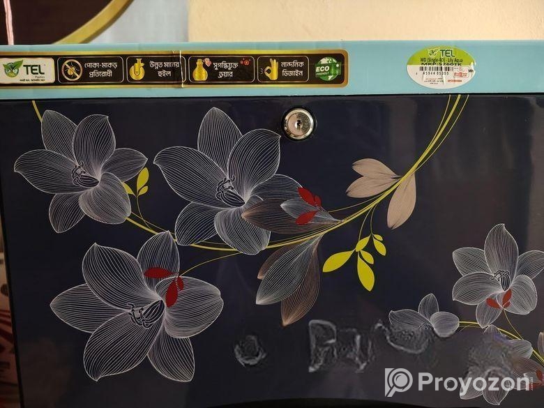 আকর্ষণীয় একটি ওয়ারড্রব সেল হবে