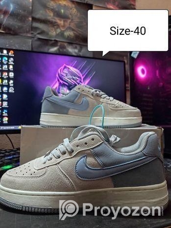 স্নিকার