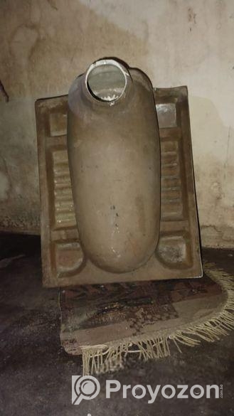 টয়লেট কমোড