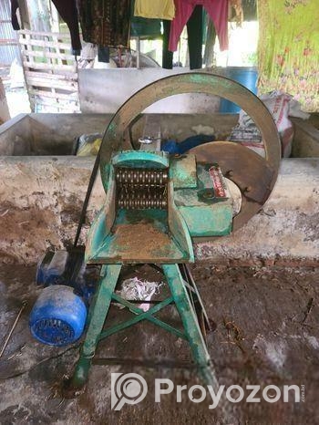 ঘাস কাটা মেসিন