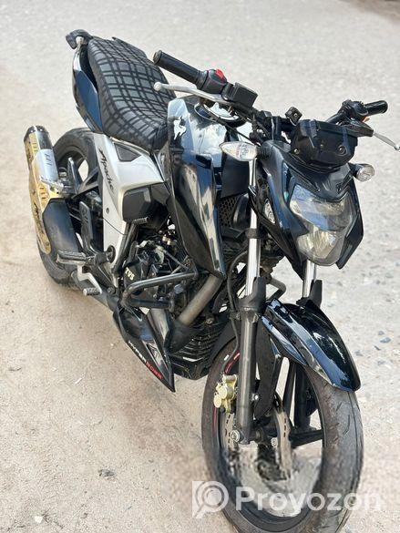 TVS Apache RTR . 2021