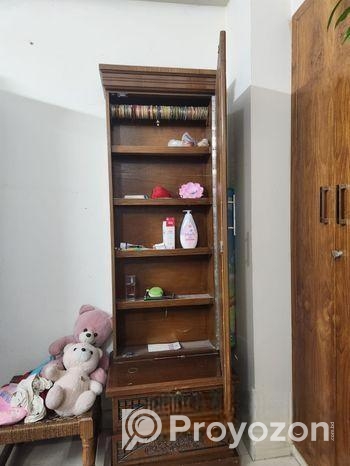 ড্রেসিং টেবিল